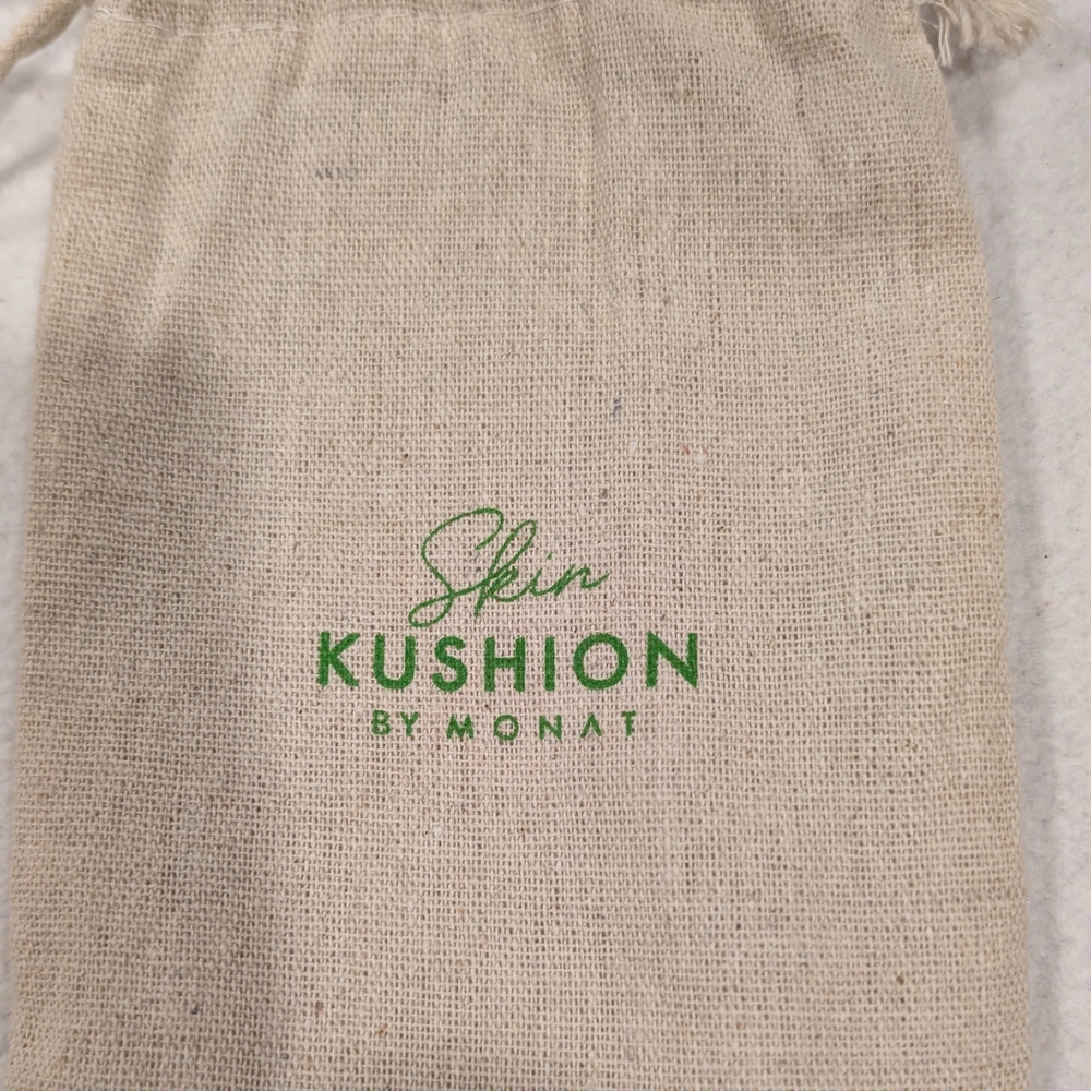 Monat Skin Kushion Spa Headband Set Bag Clean Girl Self Care